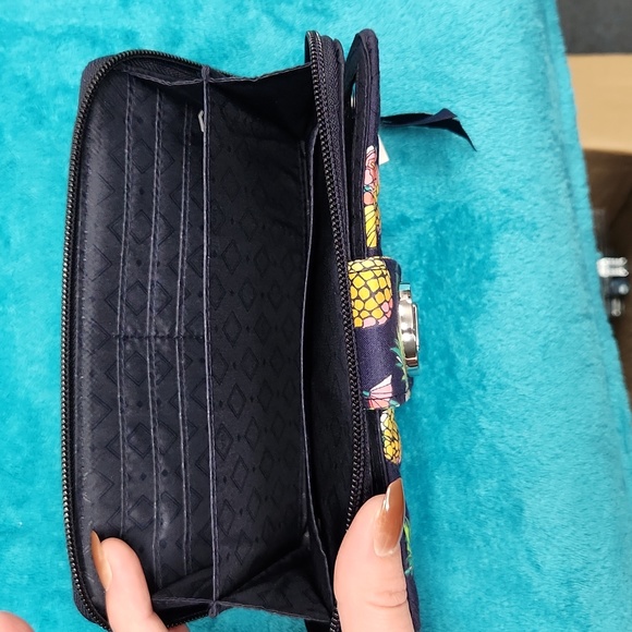 Vera Bradley TOUCAN PARTY RFID TURNLOCK WALLET - Picture 7 of 8